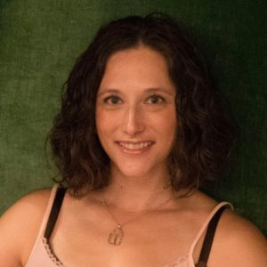 YogaSlackers Teacher Hanie Elfenbein